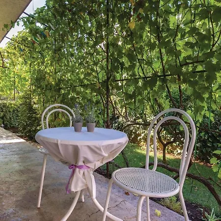 2 Bedroom Stunning In Vodice