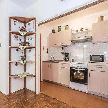 2 Bedroom Stunning In Apartament