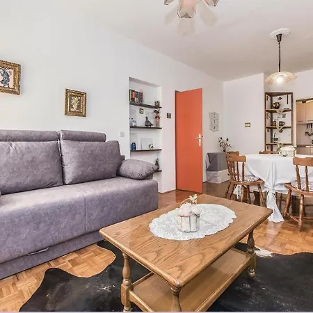 2 Bedroom Stunning In Apartament Vodice