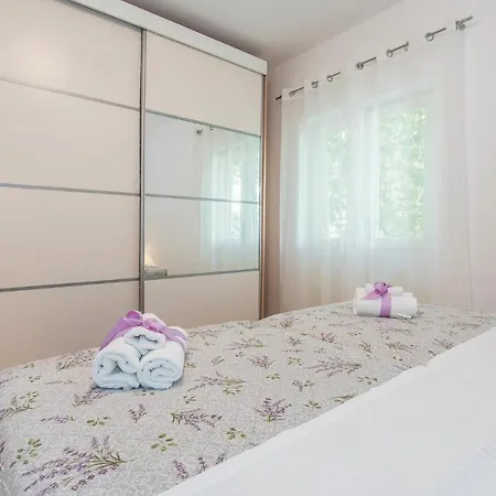 Apartament 2 Bedroom Stunning In